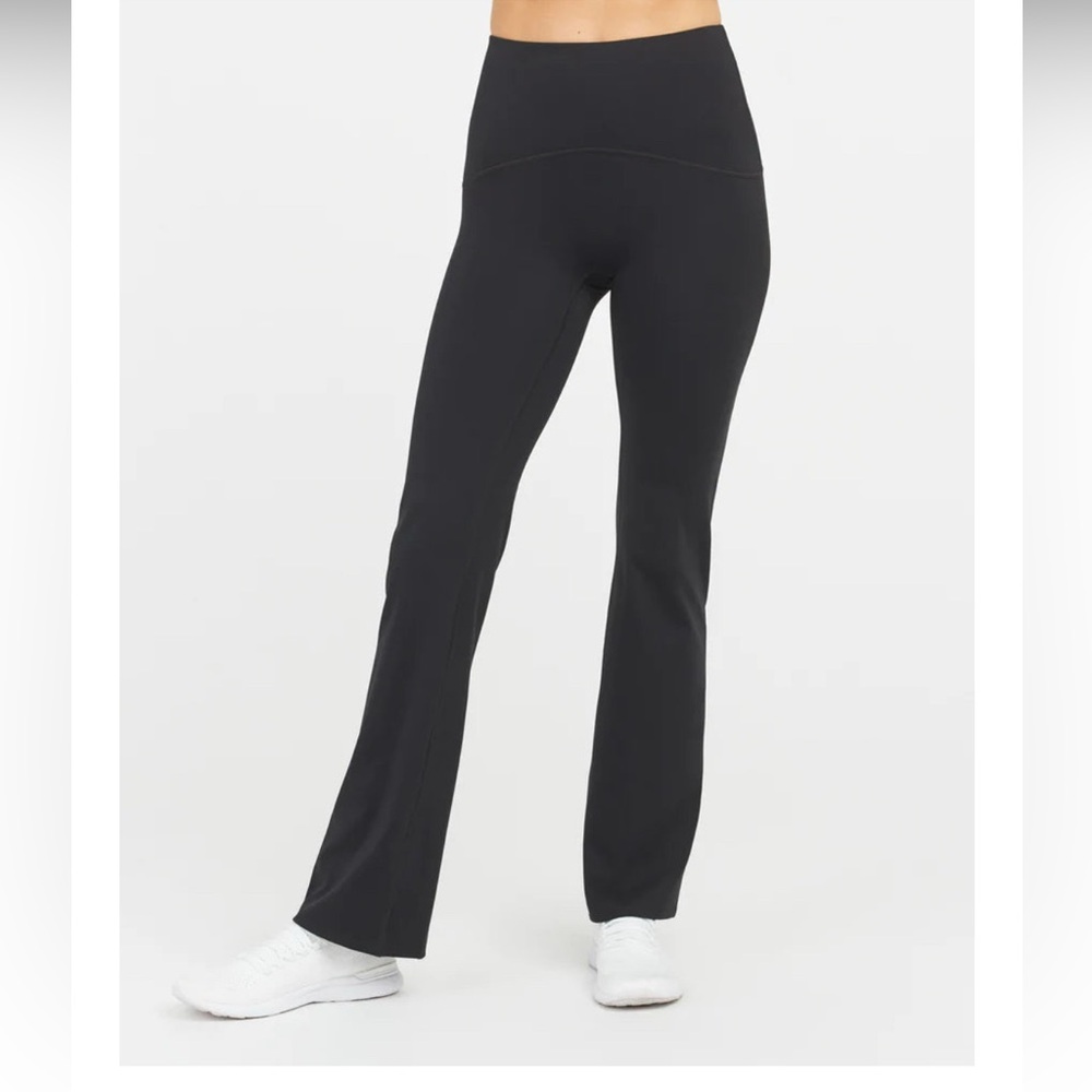 SPANX booty boost yoga pants S in very black
